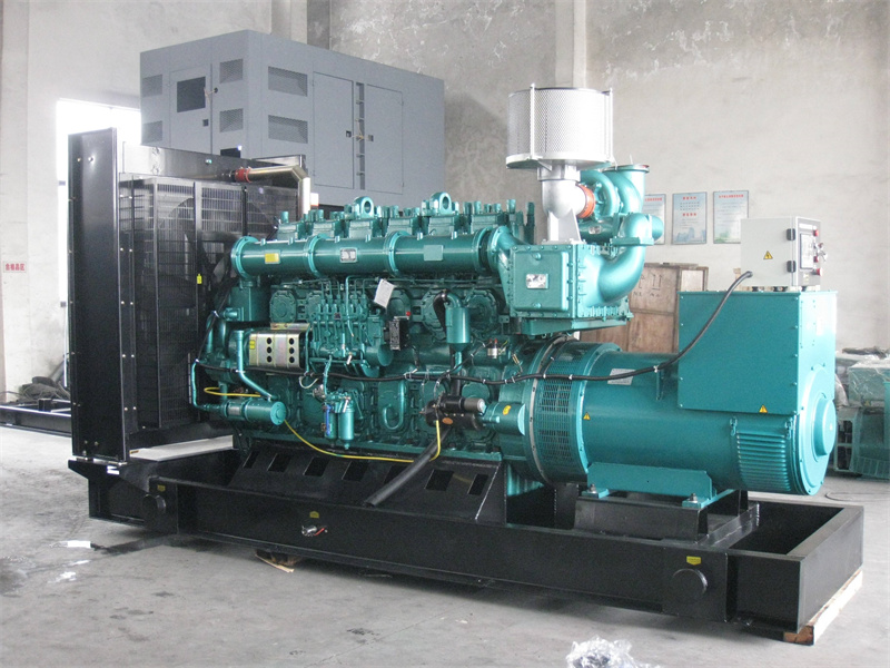 郓城200KW 柴油发电机的油耗是多少?